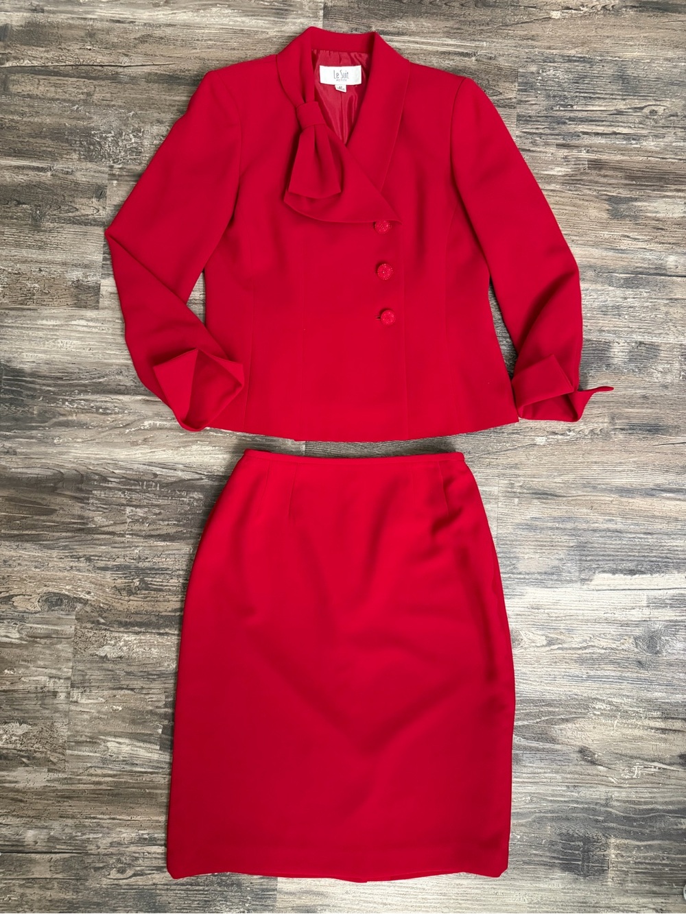 Le Suit Women’s Red Two-Piece Skirt Suit With Bow Detail Size 6P